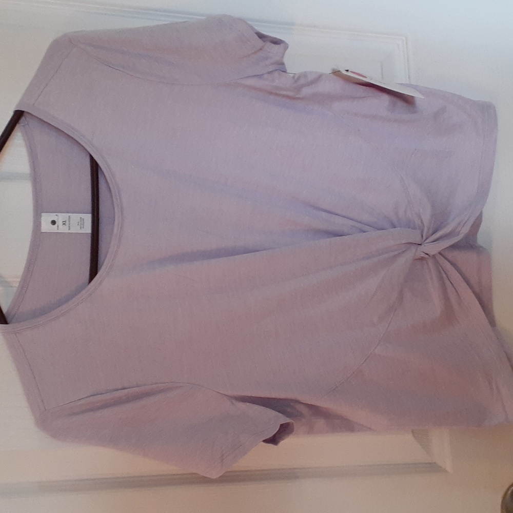 Yogalicious Orchid twist front yoga top size XL  new with tags